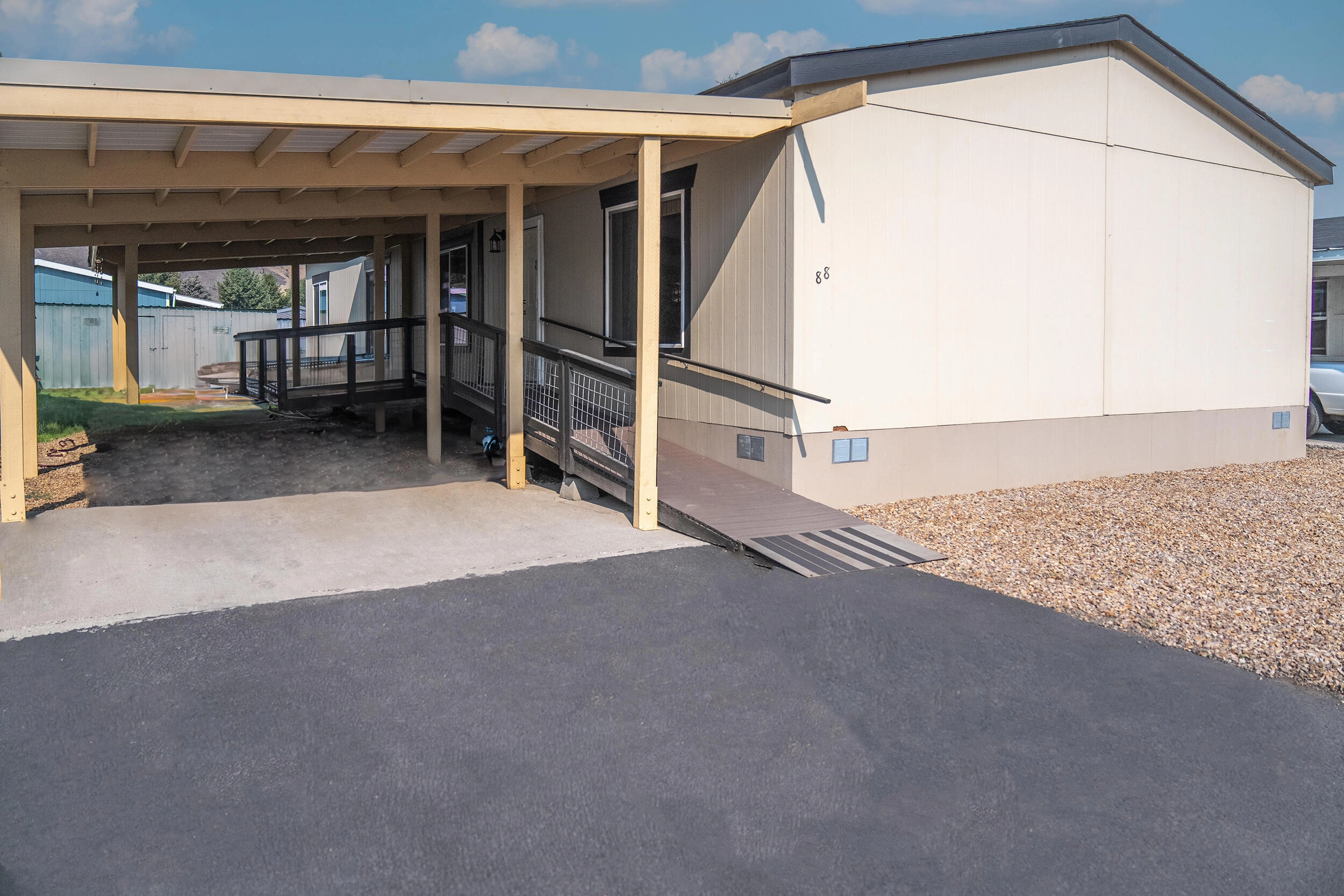 185 NW Harwood Unit 88  