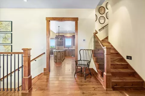 Entry Way - 38 Crestview Ct, Eagle Point, OR 97524 photo 7 of 9