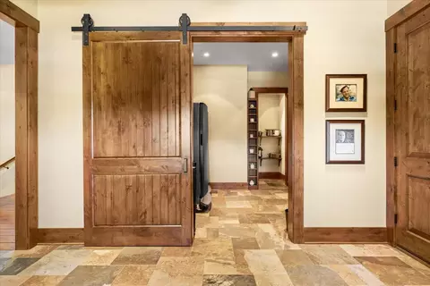 Entry Way - 38 Crestview Ct, Eagle Point, OR 97524 photo 9 of 9