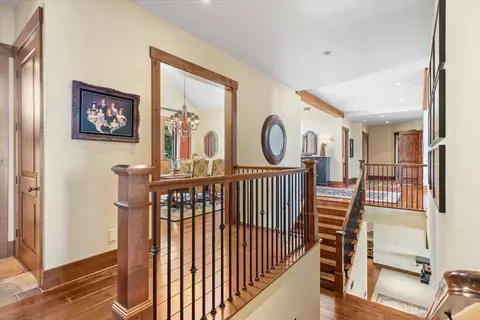 Entry Way - 38 Crestview Ct, Eagle Point, OR 97524 photo 6 of 9