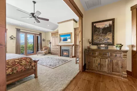 Entry Way - 38 Crestview Ct, Eagle Point, OR 97524 photo 5 of 9