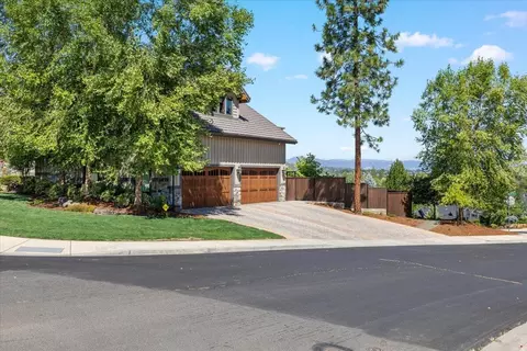 Exterior - 38 Crestview Ct, Eagle Point, OR 97524 photo 21 of 27