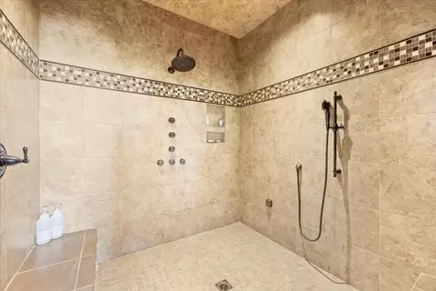 Bath - 38 Crestview Ct, Eagle Point, OR 97524 photo 5 of 8