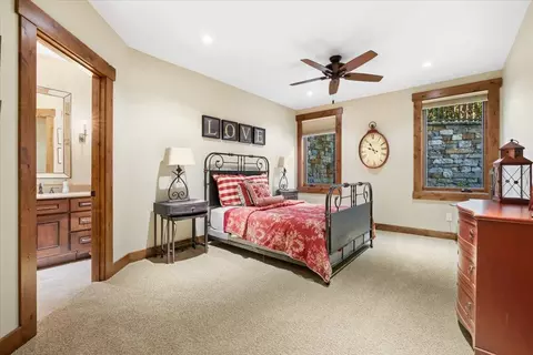 Bedroom - 38 Crestview Ct, Eagle Point, OR 97524 photo 7 of 7