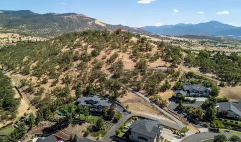 138 Monterey Dr, Medford, OR 97504