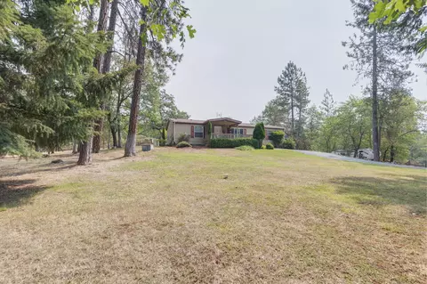 2040 Robertson Bridge Rd, Grants Pass, OR 97526