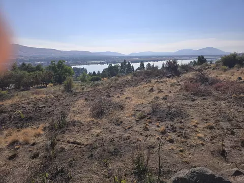 cypress avenue LOT 00500, Klamath Falls, OR 97601