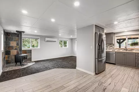 Living - 52587 Doe Ln, La Pine, OR 97739 photo 6 of 6