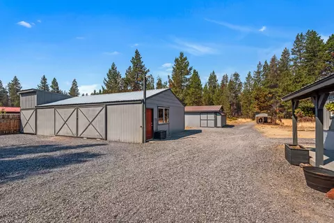 Exterior - 52587 Doe Ln, La Pine, OR 97739 photo 7 of 11
