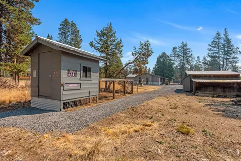 Exterior - 52587 Doe Ln, La Pine, OR 97739 photo 8 of 11