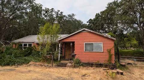 5499 Kane Creek Rd, Central Point, OR 97502