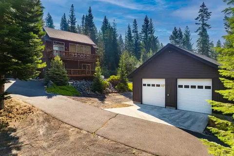 18741 Diamond Peak Dr, Crescent Lake, OR 97733