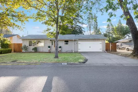 707 SW Westholm Ave, Grants Pass, OR 97526