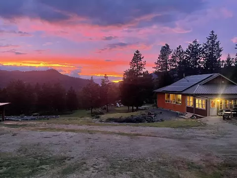 212 Tumbleweed Trl, Jacksonville, OR 97530