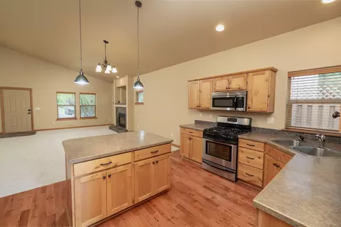 20253 Knightsbridge Pl, Bend, OR 97702 photo 11