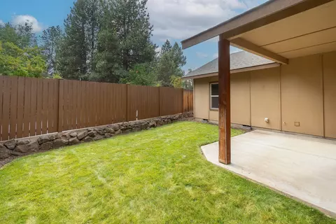 20253 Knightsbridge Pl, Bend, OR 97702 photo 3