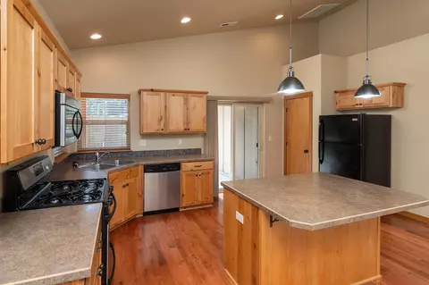 20253 Knightsbridge Pl, Bend, OR 97702 photo 8