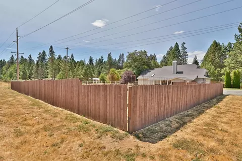 529 E River St, Cave Junction, OR 97523 photo 24