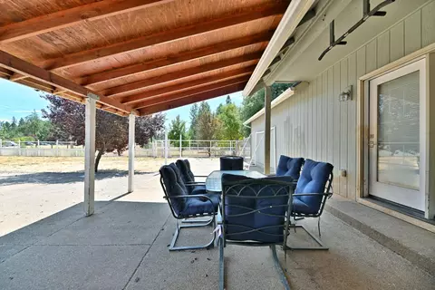 529 E River St, Cave Junction, OR 97523 photo 20