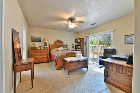 529 E River St, Cave Junction, OR 97523 photo 9