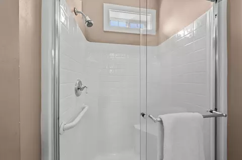 Bath - 1892 NE Maker Way, Bend, OR 97701 photo 6 of 8