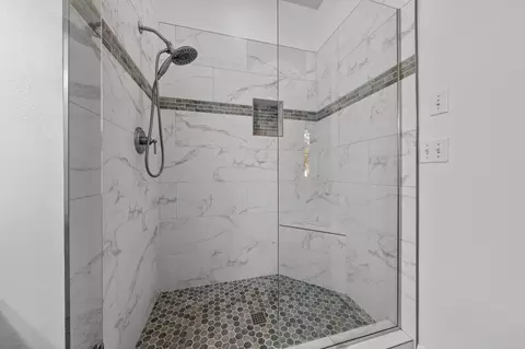 Bath - 1892 NE Maker Way, Bend, OR 97701 photo 3 of 8