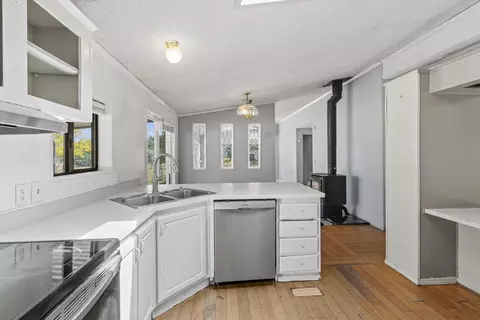1739 Stevens Rd, Eagle Point, OR 97524 photo 9