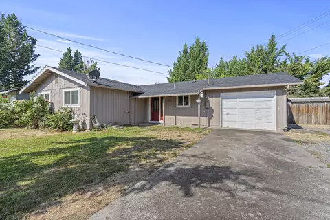 100 Vincent Ave, Central Point, OR 97502