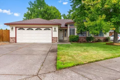 3068 Edgewood Dr, Medford, OR 97504