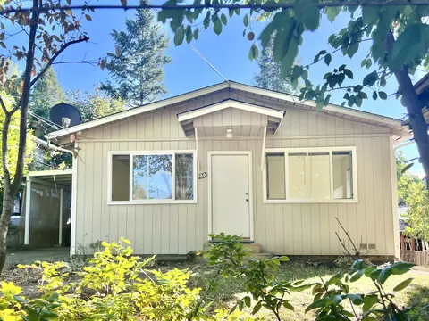 250 E Oak St, Jacksonville, OR 97530
