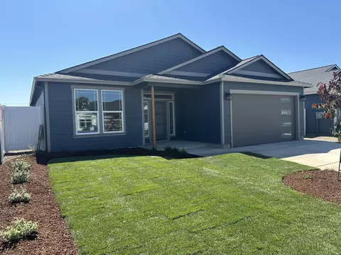 3832 Francine Ct, White City, OR 97503
