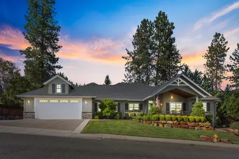 1112 NW Morgan Ln, Grants Pass, OR 97526