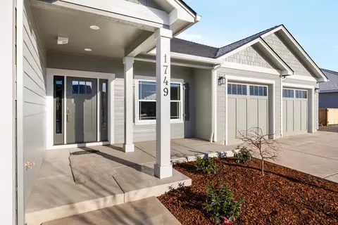 1749 River Run St, Central Point, OR 97502 photo 9
