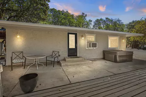 6032 Old Stage Rd, Central Point, OR 97502