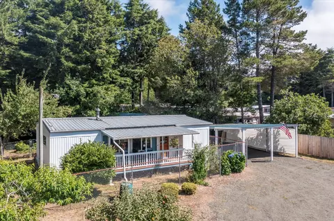 63755 Wallace Rd, Coos Bay, OR 97420