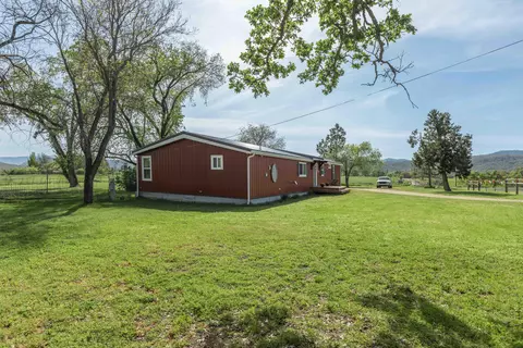 5225 Dodge Rd, White City, OR 97503