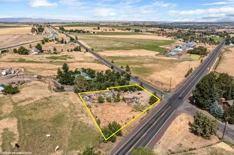 2350 SW Bear Dr, Madras, OR 97741