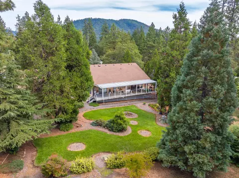 889 Eric Loop, Grants Pass, OR 97526 photo 47