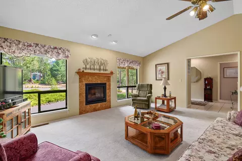 889 Eric Loop, Grants Pass, OR 97526 photo 7