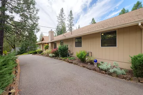 889 Eric Loop, Grants Pass, OR 97526 photo 50