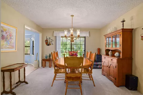 889 Eric Loop, Grants Pass, OR 97526 photo 10