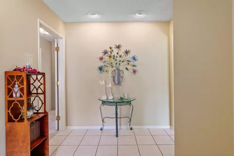 889 Eric Loop, Grants Pass, OR 97526 photo 4