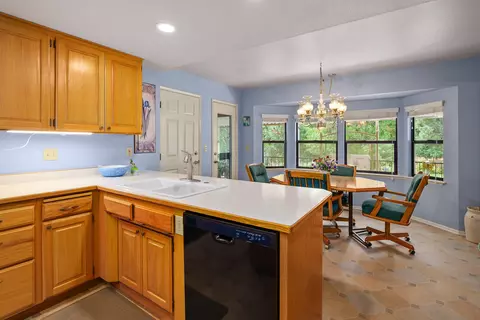 889 Eric Loop, Grants Pass, OR 97526 photo 15