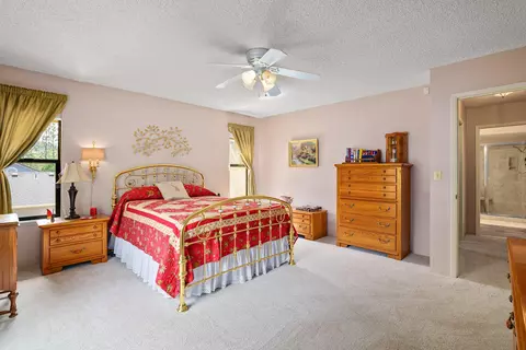889 Eric Loop, Grants Pass, OR 97526 photo 19