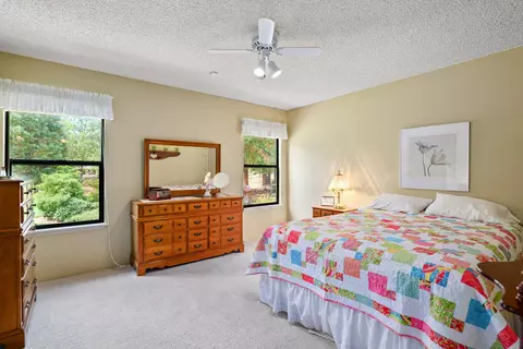 889 Eric Loop, Grants Pass, OR 97526 photo 26