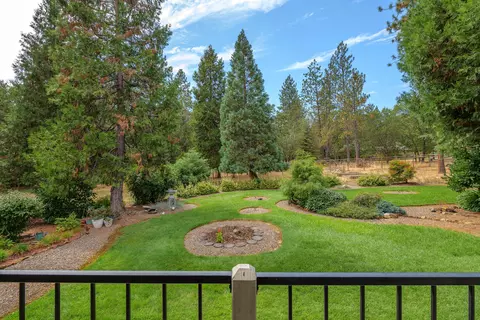 889 Eric Loop, Grants Pass, OR 97526 photo 39