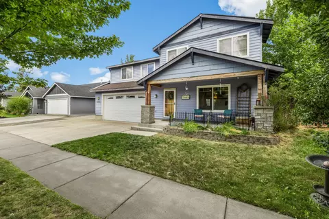 304 NW 25th St, Redmond, OR 97756