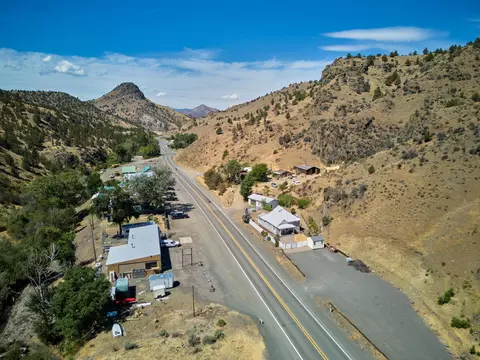 View/Area - 215 Us-26, Mitchell, OR 97750 photo 2 of 4