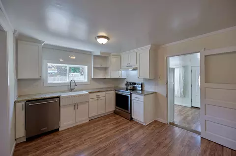 Kitchen - 215 Us-26, Mitchell, OR 97750 photo 1 of 2