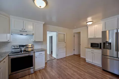 Kitchen - 215 Us-26, Mitchell, OR 97750 photo 2 of 2